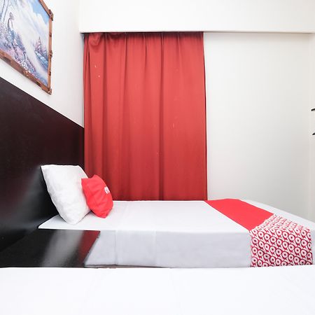 Hotel Sri Sutra - Sungai Buloh ペタリンジャヤ エクステリア 写真