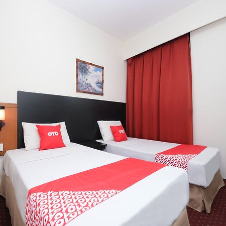 Hotel Sri Sutra - Sungai Buloh ペタリンジャヤ エクステリア 写真