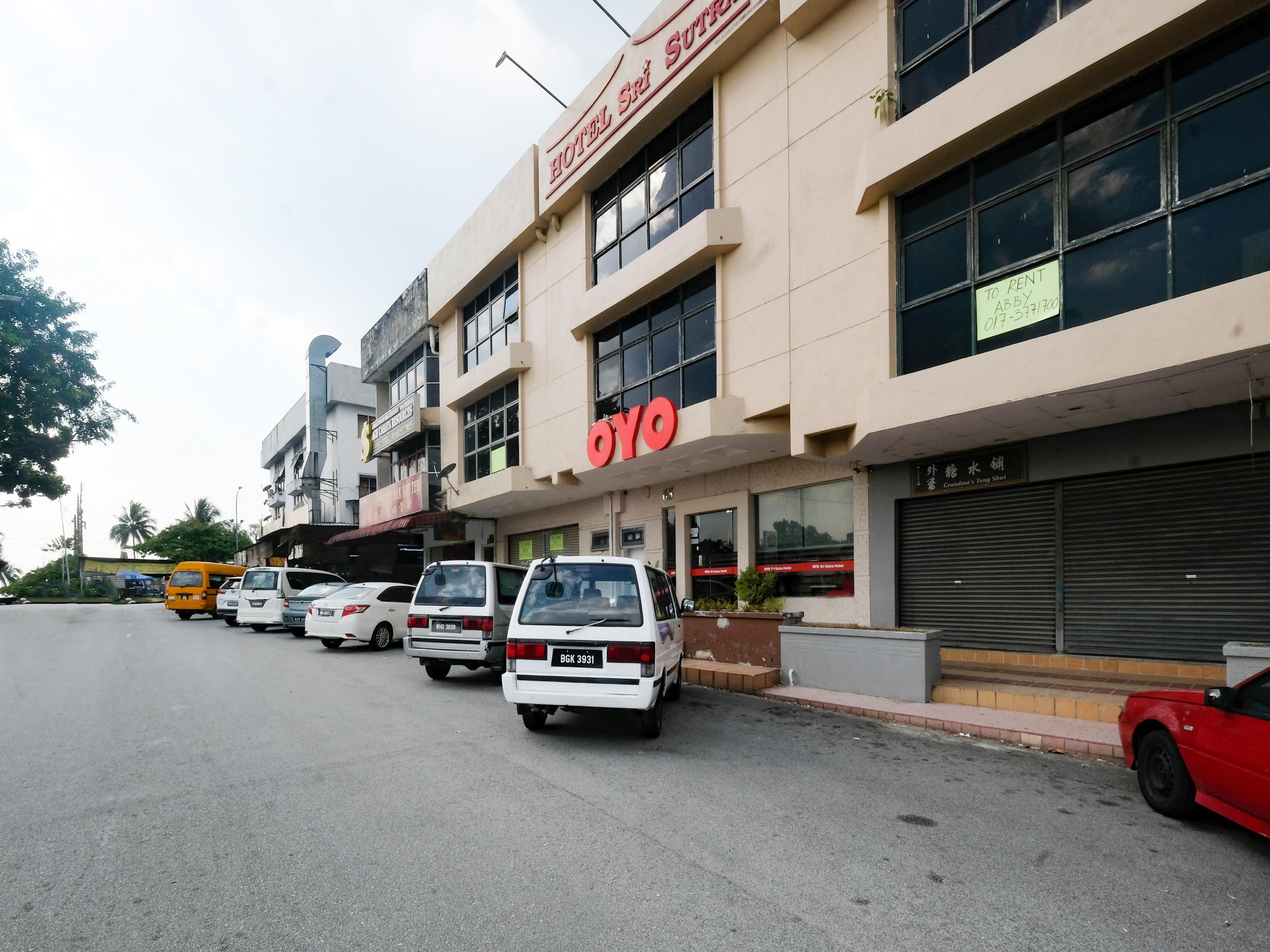 Hotel Sri Sutra - Sungai Buloh ペタリンジャヤ エクステリア 写真