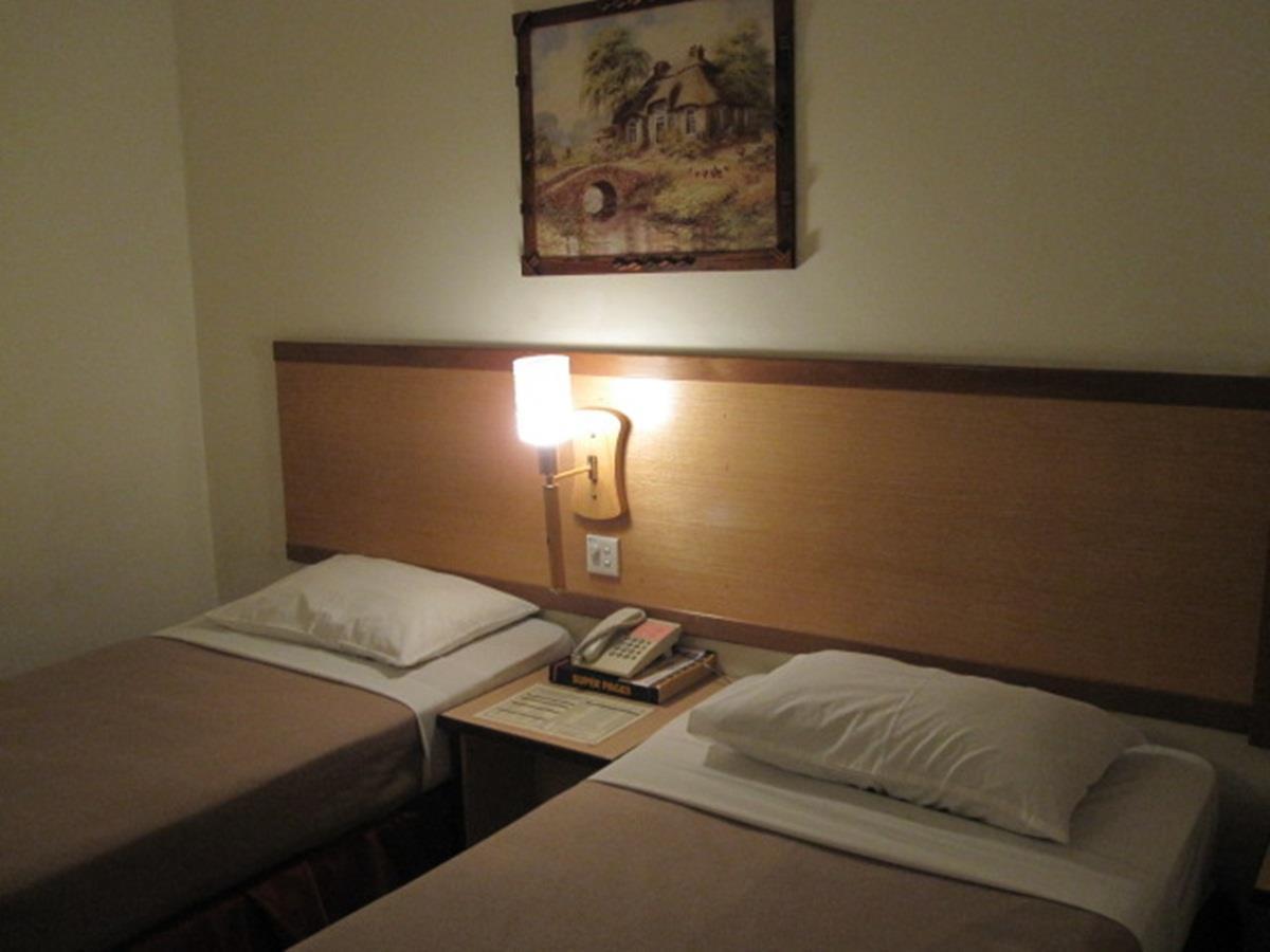 Hotel Sri Sutra - Sungai Buloh ペタリンジャヤ エクステリア 写真