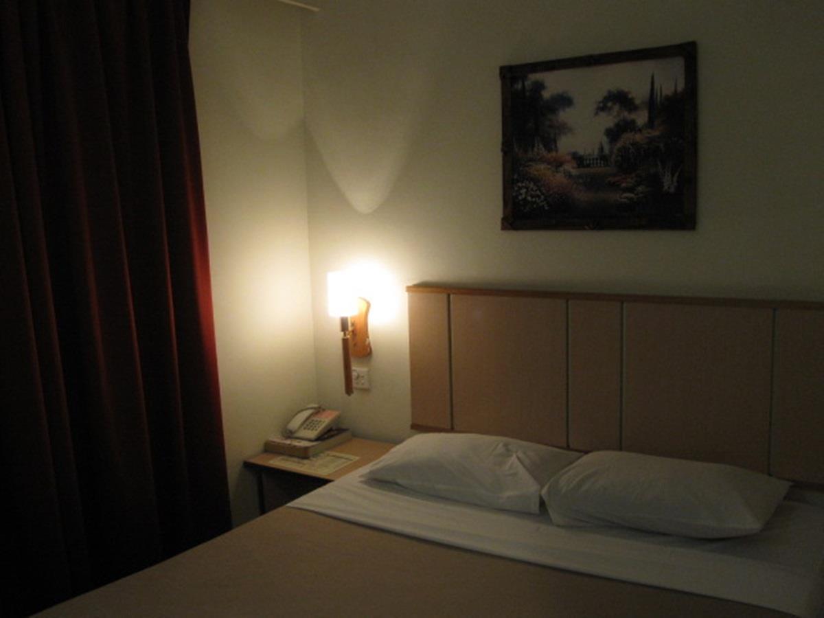 Hotel Sri Sutra - Sungai Buloh ペタリンジャヤ エクステリア 写真